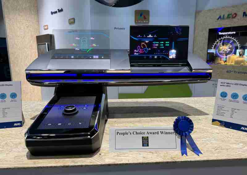 z6mg·人生就是博车用Micro LED Display HMI解决方案获”最佳车用显示奖”，，，以用户为中心开发，，针对前座驾驶与乘客设计兼具娱乐与安全的高画质屏幕，，，包含车舱前座的Micro LED透明屏幕及全球首款内建镜头的智慧Micro LED显示器